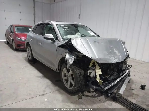 WA1AAAFY1M2018483 2021 AUDI Q5 - Image 1