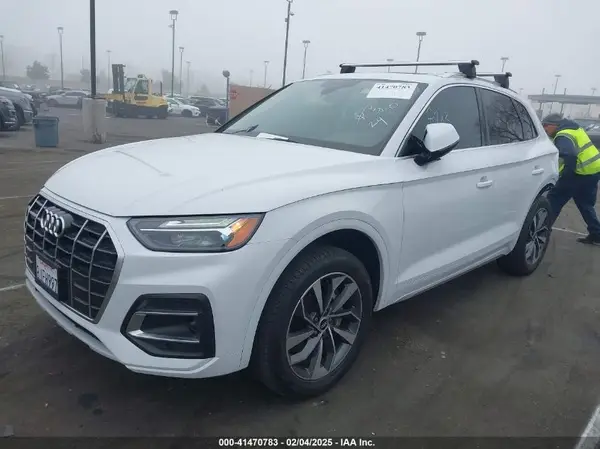 WA1AAAFY1M2026910 2021 AUDI Q5 - Image 2