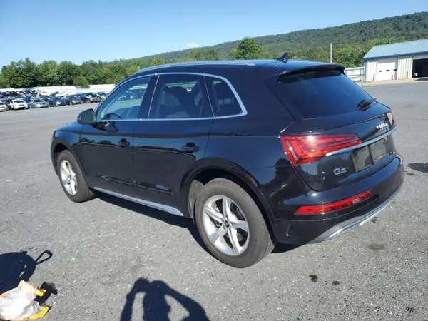 WA1AAAFY1M2132595 2021 AUDI Q5 - Image 2