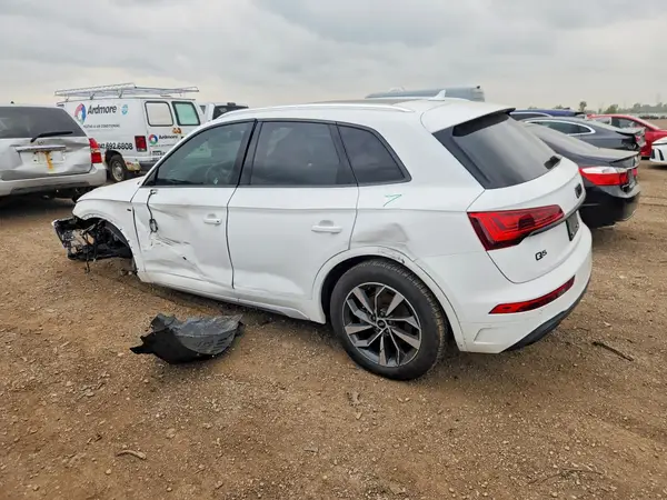 WA1AAAFY2M2002454 2021 AUDI Q5 - Image 2