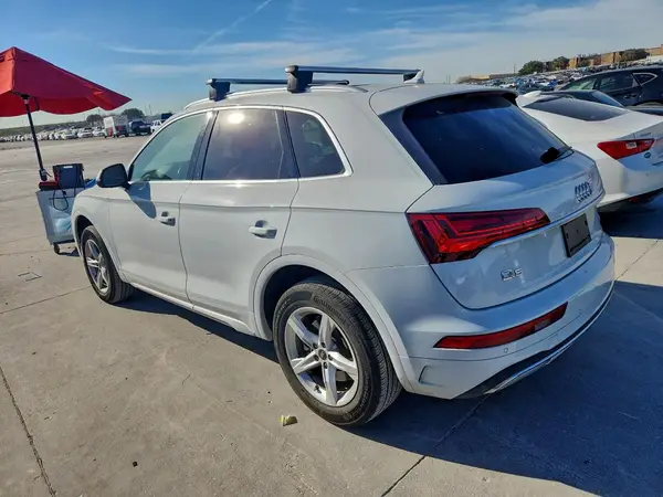WA1AAAFY2M2016113 2021 AUDI Q5 - Image 2