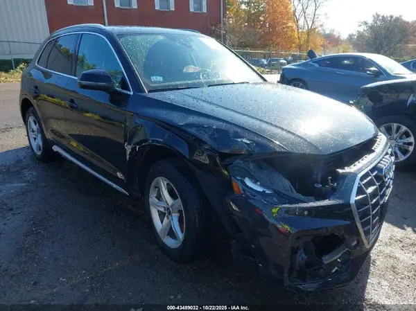 WA1AAAFY2M2028973 2021 AUDI Q5 - Image 1