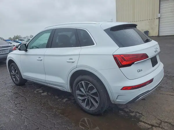 WA1AAAFY2M2052786 2021 AUDI Q5 - Image 2