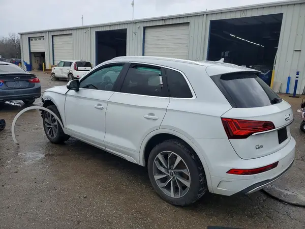 WA1AAAFY3M2008229 2021 AUDI Q5 - Image 2