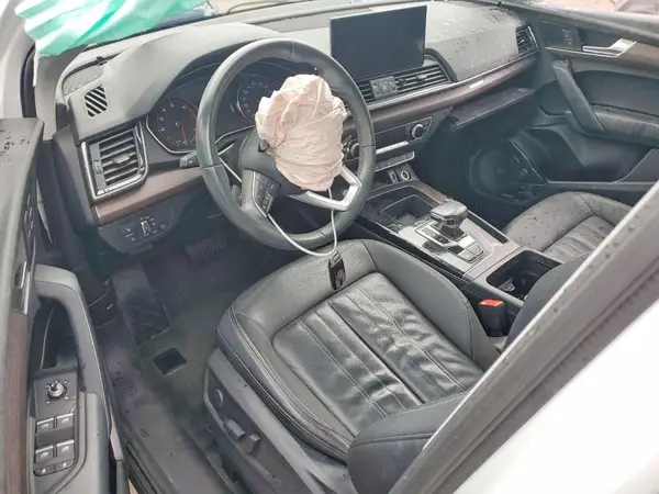 WA1AAAFY3M2008229 2021 AUDI Q5 - Image 8
