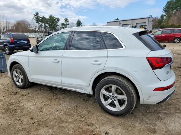 WA1AAAFY3M2033356 2021 AUDI Q5 - Image 2