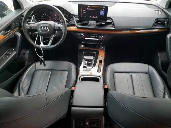 WA1AAAFY3M2132128 2021 AUDI Q5 - Image 8