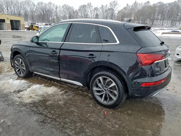 WA1AAAFY3M2140049 2021 AUDI Q5 - Image 2