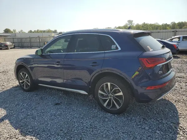 WA1AAAFY4M2056743 2021 AUDI Q5 - Image 2