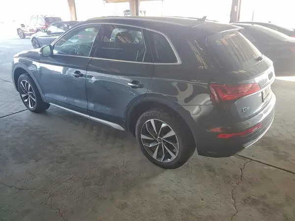 WA1AAAFY4M2074949 2021 AUDI Q5 - Image 2