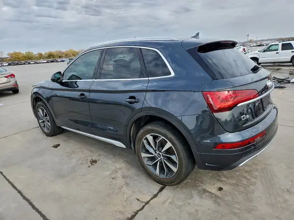 WA1AAAFY4M2075065 2021 AUDI Q5 - Image 2