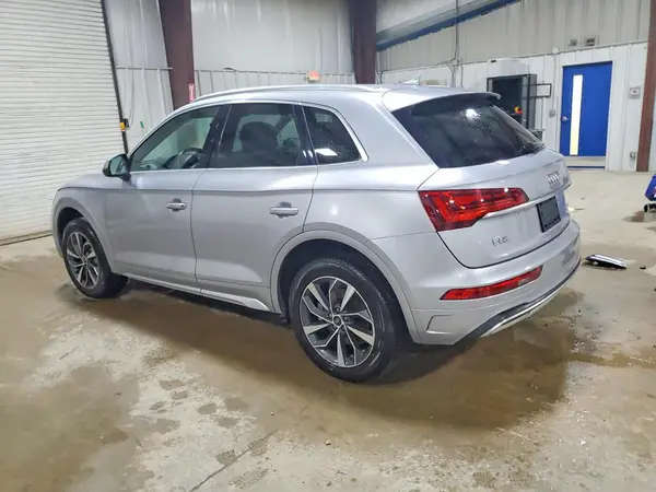 WA1AAAFY4M2110915 2021 AUDI Q5 - Image 2