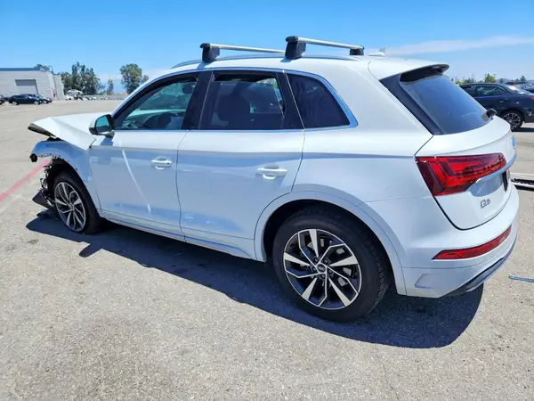 WA1AAAFY5M2030961 2021 AUDI Q5 - Image 2