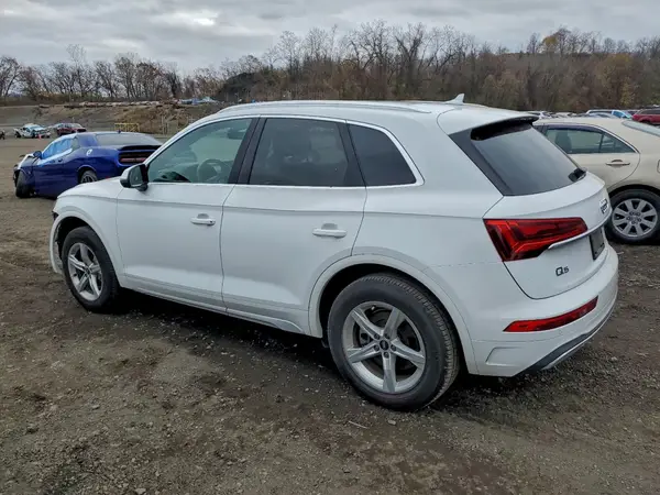 WA1AAAFY5M2036226 2021 AUDI Q5 - Image 2