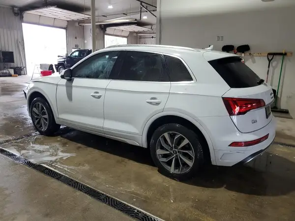 WA1AAAFY5M2080582 2021 AUDI Q5 - Image 2