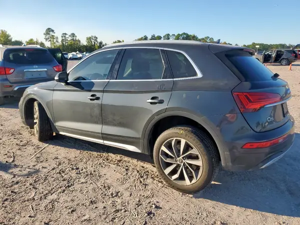 WA1AAAFY5M2092988 2021 AUDI Q5 - Image 2