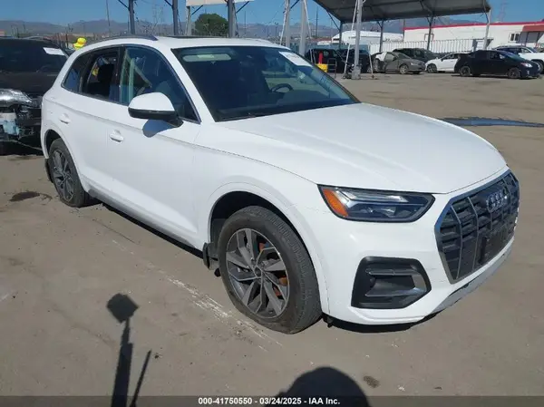 WA1AAAFY6M2045811 2021 AUDI Q5 - Image 1