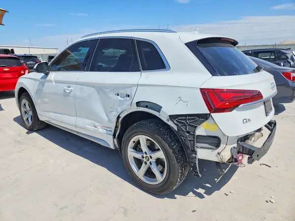 WA1AAAFY6M2060891 2021 AUDI Q5 - Image 2