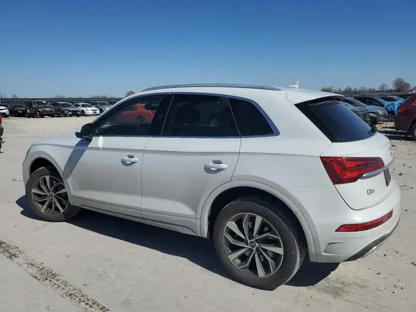 WA1AAAFY6M2129594 2021 AUDI Q5 - Image 2