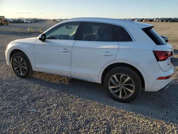 WA1AAAFY7M2003647 2021 AUDI Q5 - Image 2