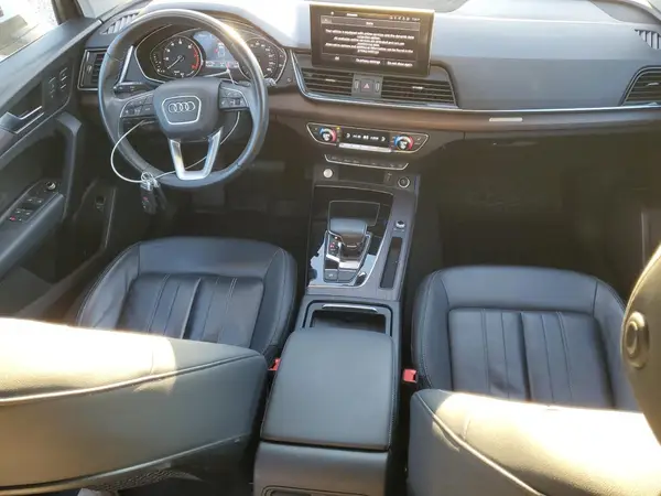 WA1AAAFY7M2003647 2021 AUDI Q5 - Image 8