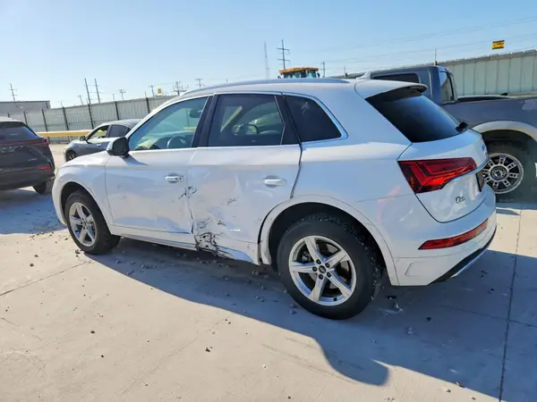 WA1AAAFY7M2004247 2021 AUDI Q5 - Image 2