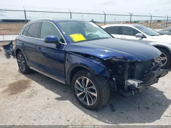 WA1AAAFY7M2004975 2021 AUDI Q5 - Image 1