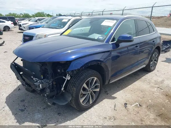 WA1AAAFY7M2004975 2021 AUDI Q5 - Image 2