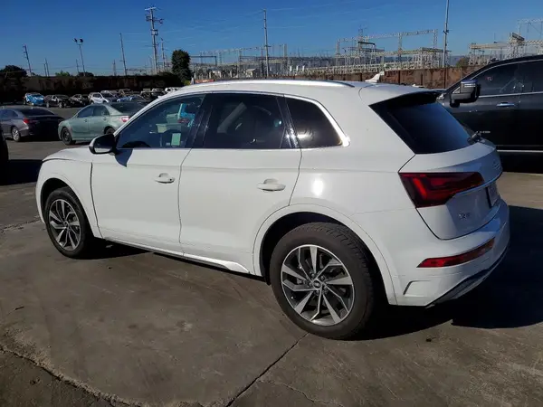 WA1AAAFY7M2008427 2021 AUDI Q5 - Image 2