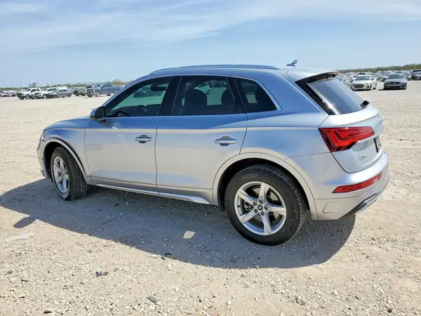 WA1AAAFY7M2031853 2021 AUDI Q5 - Image 2
