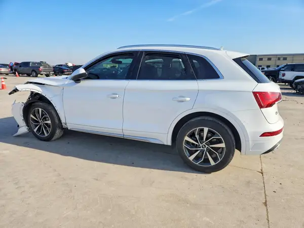 WA1AAAFY7M2035921 2021 AUDI Q5 - Image 2