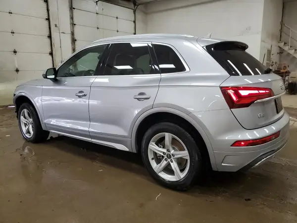WA1AAAFY7M2050726 2021 AUDI Q5 - Image 2