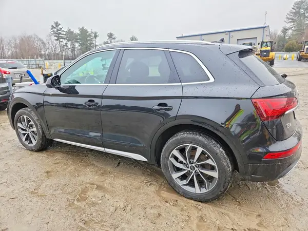 WA1AAAFY7M2076257 2021 AUDI Q5 - Image 2
