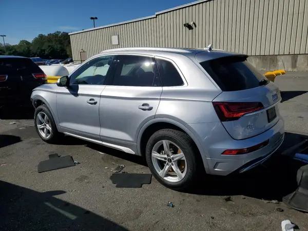 WA1AAAFY7M2112545 2021 AUDI Q5 - Image 2