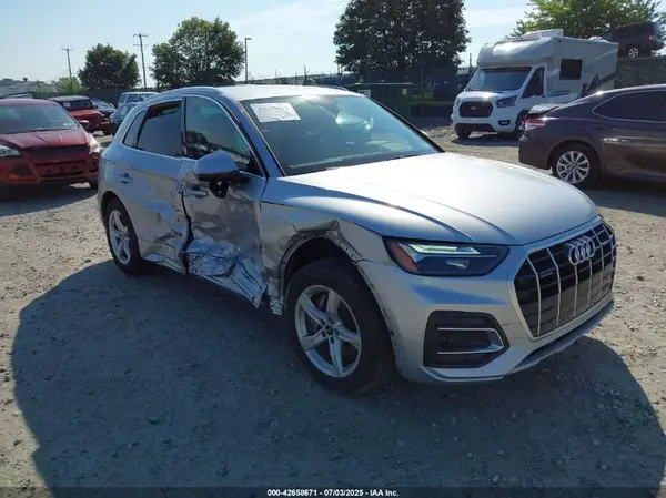 WA1AAAFY7M2133167 2021 AUDI Q5 - Image 1