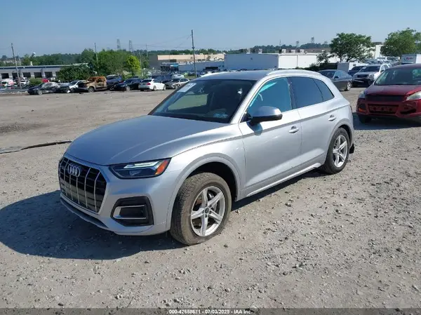 WA1AAAFY7M2133167 2021 AUDI Q5 - Image 2