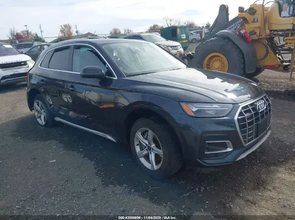 WA1AAAFY8M2061251 2021 AUDI Q5 - Image 1