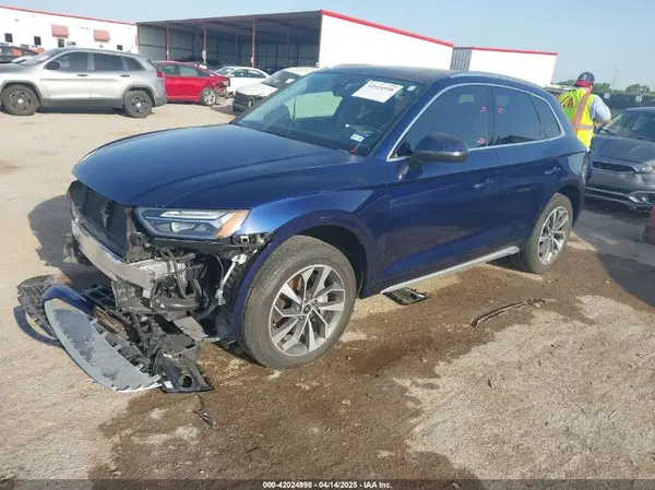 WA1AAAFY8M2074985 2021 AUDI Q5 - Image 2