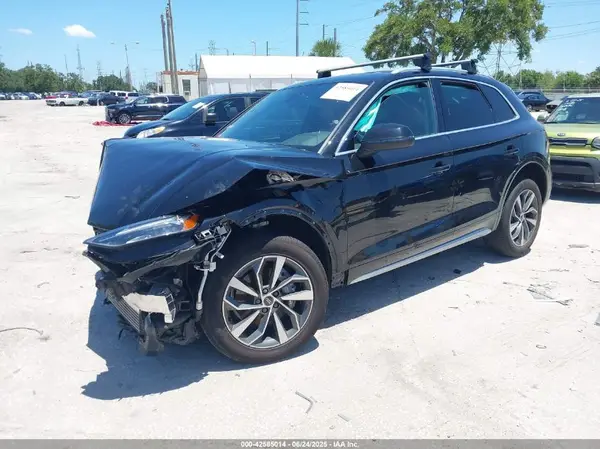 WA1AAAFY8M2102459 2021 AUDI Q5 - Image 2