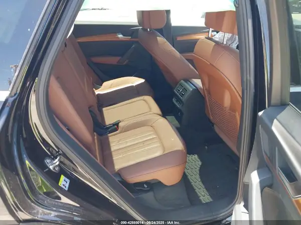 WA1AAAFY8M2102459 2021 AUDI Q5 - Image 8