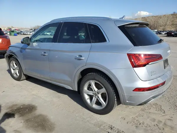 WA1AAAFY8M2105703 2021 AUDI Q5 - Image 2