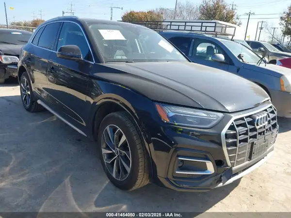 WA1AAAFY8M2126213 2021 AUDI Q5 - Image 1