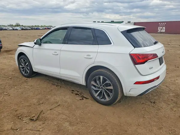 WA1AAAFY8M2132755 2021 AUDI Q5 - Image 2