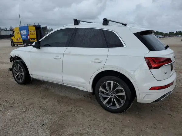 WA1AAAFY9M2032647 2021 AUDI Q5 - Image 2