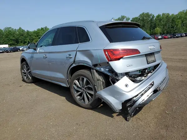 WA1AAAFY9M2073988 2021 AUDI Q5 - Image 2