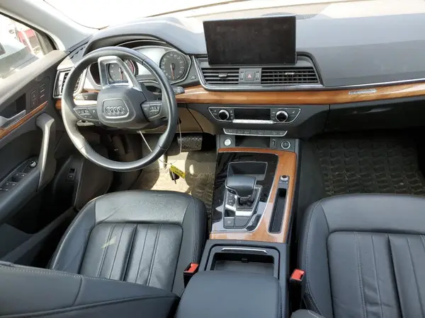WA1AAAFY9M2073988 2021 AUDI Q5 - Image 8