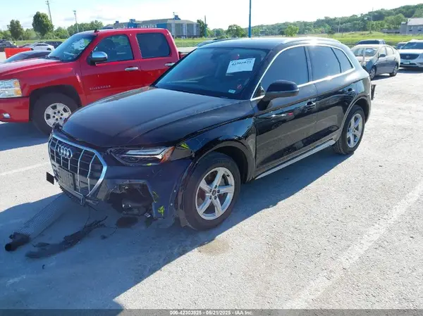 WA1AAAFY9M2076387 2021 AUDI Q5 - Image 2
