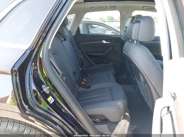 WA1AAAFY9M2076387 2021 AUDI Q5 - Image 8