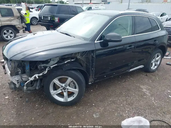 WA1AAAFYXM2004808 2021 AUDI Q5 - Image 2