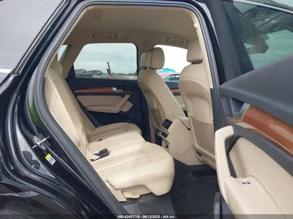 WA1AAAFYXM2004808 2021 AUDI Q5 - Image 8